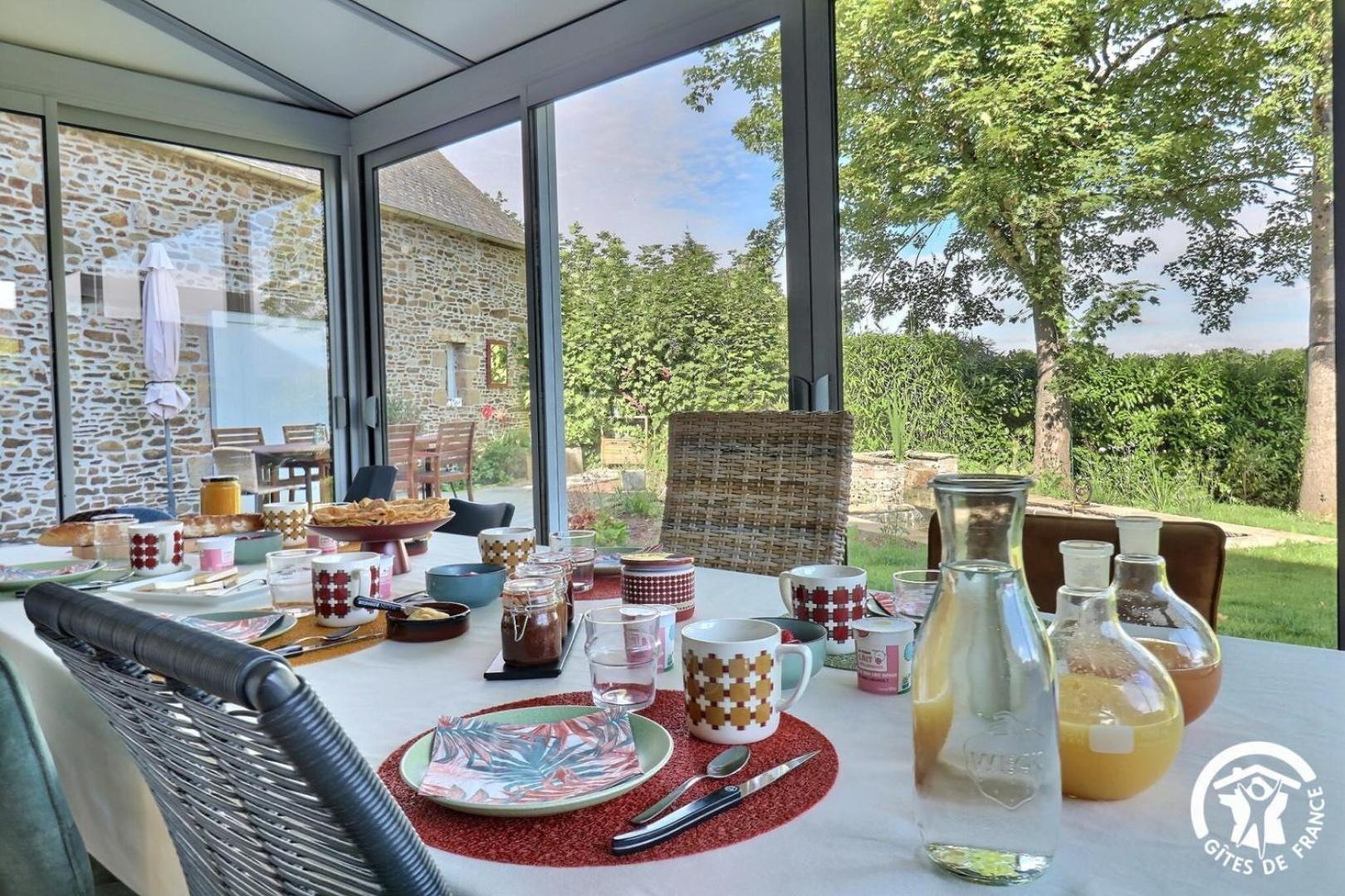 Bed and Breakfast Le Jardin De Quercus Bazouges-la-Pérouse Exterior foto